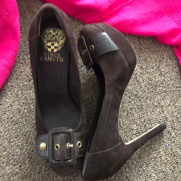 Vince Camuto Shoes - Vince Camuto beautiful brown high heels New